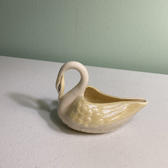 Vintage Belleek Ireland Swan Porcelain Creamer - Picture 4 of 10